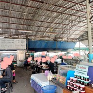 นายอ้วน ก๋วยเตี๋ยวเนื้อ/หมู