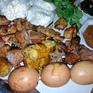 เมนูของร้าน หมูปลาร้า หมูต่ำ ราชดำเนิน (เจ้าต้นตำรับ)