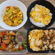 บ้านปูจัมโบ้ กะเพราปูก้อน-ข้าวผัดไข่ปู
