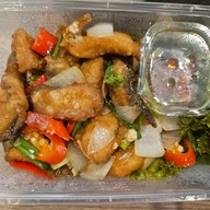บ้านปูจัมโบ้ กะเพราปูก้อน-ข้าวผัดไข่ปู