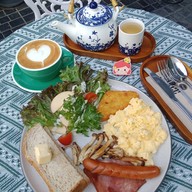 เมนูของร้าน Cat Around Cafe -