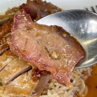 นายหมูเป็ดย่างไร้เทียมทาน