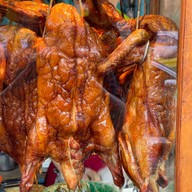 นายหมูเป็ดย่างไร้เทียมทาน