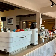 บรรยากาศ Yoo! Cafe & Deli