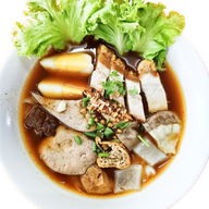 เมนูของร้าน ก๋วยจั๊บคุณน้อย  วิภาวดีรังสิต 16