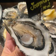Bar D. Mare Oyster & Wine Maison hotel Sukhumvit Soi 4