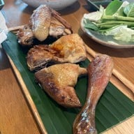 ไก่ย่างเสือใหญ่ วัดพระศรีฯ