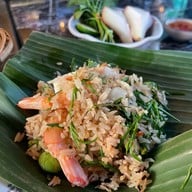 Rongros ถนนมหาราช