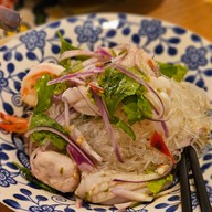 เมนูของร้าน Thai Niyom Cuisine