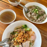 ข้าวต้มแห้งคุณนิด สาขาหลัก โชคชัย 4