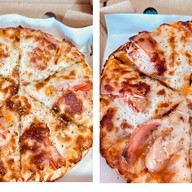 พิซซ่า Twins Pizza🍕เมืองเอก(รับคนละครึ่ง) ถูกอร่อยจบในร้านเดียว #เมืองเอก #แฝด #พิซซ่า #Pizza (ทวิน พิซซ่าโฮมเมด สาขาเมืองเอก)