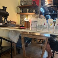 พบหน้า สีลม speciality coffee