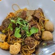 ก๋วยเตี๋ยวเรือน้าชู ตลาดหลังกระทรวงการคลัง