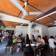 ข้าวมันไก่อัศวิน