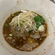 เมนูของร้าน ก๋วยเตี๋ยวเรือ (ป้าเล็ก) เจ้าเก่า