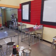 บรรยากาศ โจ๊กหมูทอง ดินแดง