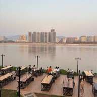 Madoo Bar by Rimkhong
