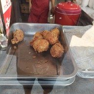 วัชร ข้าวมันไก่ สาขาโชคชัย4