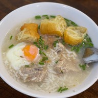 ข้าวต้มกระดูกหมู แยกหมอมี สาขา พลับพลาไชย พลับพลาไชย