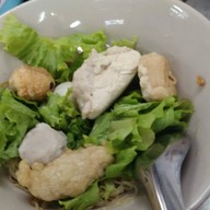 เมนูของร้าน ก๋วยเตี๋ยวแคะ สุชาดา(จู)วรจักร (คลองถม) คลองถม