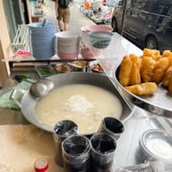 ข้าวต้มกระดูกหมู แยกหมอมี สาขา พลับพลาไชย พลับพลาไชย