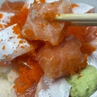 แซลมอนรีพับบลิค (Salmon Republic) สี่พระยา