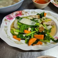 ต้มยำ /ตามสั่ง ทุกอย่าง 40 ปากซอยท่าดินแดง 10