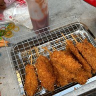 เมนูของร้าน คุณป้ากะเพรารถเข็น ซอยลือชา