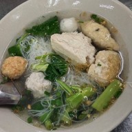 เมนูของร้าน ก๋วยเตี๋ยวแคะ สุชาดา(จู)วรจักร (คลองถม) คลองถม