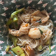 ก๋วยเตี๋ยวเรือน้าชู ตลาดหลังกระทรวงการคลัง