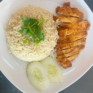 เตี๋ยวตุ๋น โคตรเนื้อ{ حلال } by คุ้มอาดัม ปั๊มน้ำมันบางจาก บ้านเก่า-พานทอง