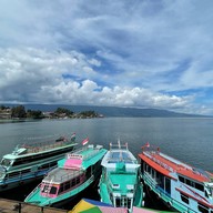 บรรยากาศ Lake Toba, North Sumatra
