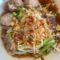 เตี๋ยวตุ๋น โคตรเนื้อ{ حلال } by คุ้มอาดัม ปั๊มน้ำมันบางจาก บ้านเก่า-พานทอง