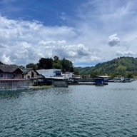 บรรยากาศ Lake Toba, North Sumatra
