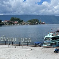 บรรยากาศ Lake Toba, North Sumatra