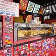 หน้าร้าน ไก่ทอดเดชา ชีอุทิศ