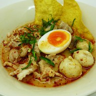เมนูของร้าน ก๋วยเตี๋ยวห้อยไข่(แยกแสงดาว)