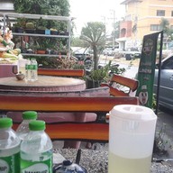 บรรยากาศ เล้งข้าวแกง