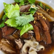 ระตะมา ก๋วยเตี๋ยวเป็ดพะโล้ ซุปเปอร์ขาไก่สูตรต้นตำรับ หัวหิน
