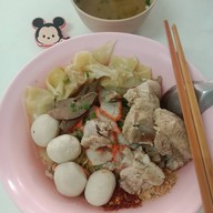 เมนูของร้าน ก๋วยเตี๋ยวหมูยุพิน (เจ้าเก่าตลาดกิมหยง 40 ปี) 1