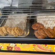 ทอดมันกวางตุ้งสีนวล บางรัก