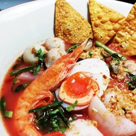 ก๋วยเตี๋ยวห้อยไข่(แยกแสงดาว)