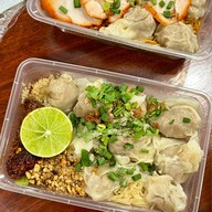บะหมี่เกี๊ยวคุณกิม ตลาดสุวรรณเกลียวทอง เจริญนคร