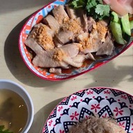 หอมสุข ข้าวมันไก่สิงคโปร์ ปัตตานี หอมสุขข้าวมันไก่สิงคโปร์ ฮาลาล