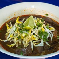 น้ำเงี้ยวหม้อดินป้าอี๊ด หนองบัว