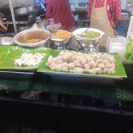 ตลาดโต้รุ่งหัวหิน