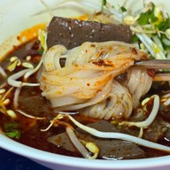 น้ำเงี้ยวหม้อดินป้าอี๊ด หนองบัว