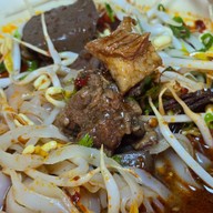 น้ำเงี้ยวหม้อดินป้าอี๊ด หนองบัว