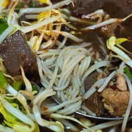 น้ำเงี้ยวหม้อดินป้าอี๊ด หนองบัว