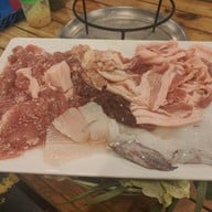 เมนูของร้าน ตุ้ยหมูกระทะ สาขาโพธิ์นิมิตร